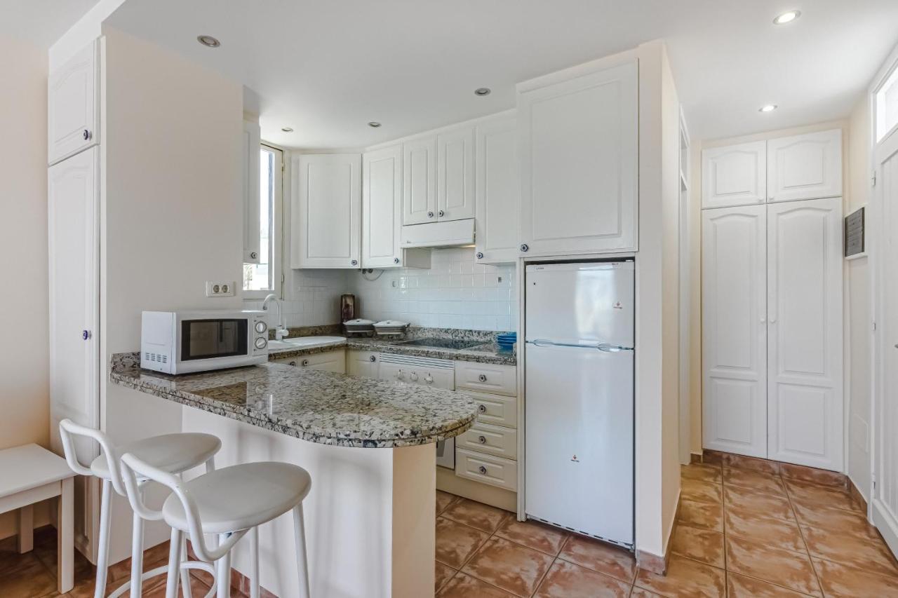 Apartment Apart America - 150 Meters From The Beach, Free Wi-Fi Arona  Bagian luar foto
