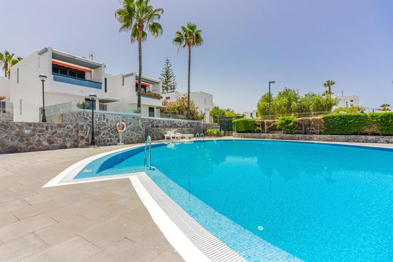 Apartment Apart America - 150 Meters From The Beach, Free Wi-Fi Arona  Bagian luar foto