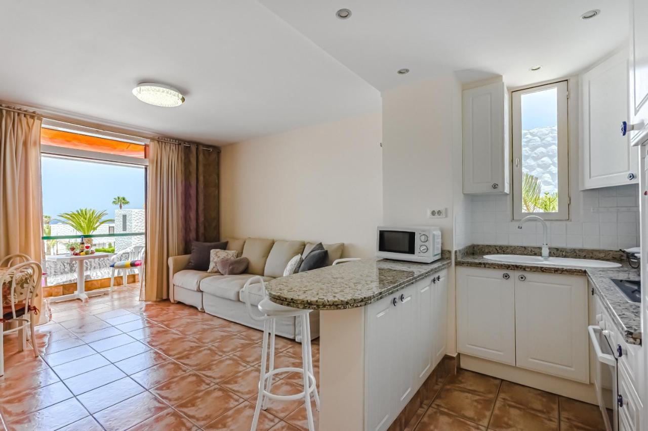 Apartment Apart America - 150 Meters From The Beach, Free Wi-Fi Arona  Bagian luar foto