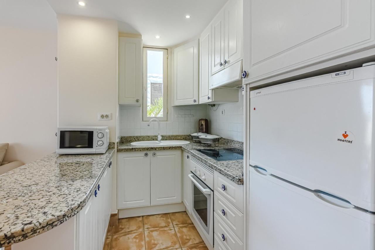 Apartment Apart America - 150 Meters From The Beach, Free Wi-Fi Arona  Bagian luar foto