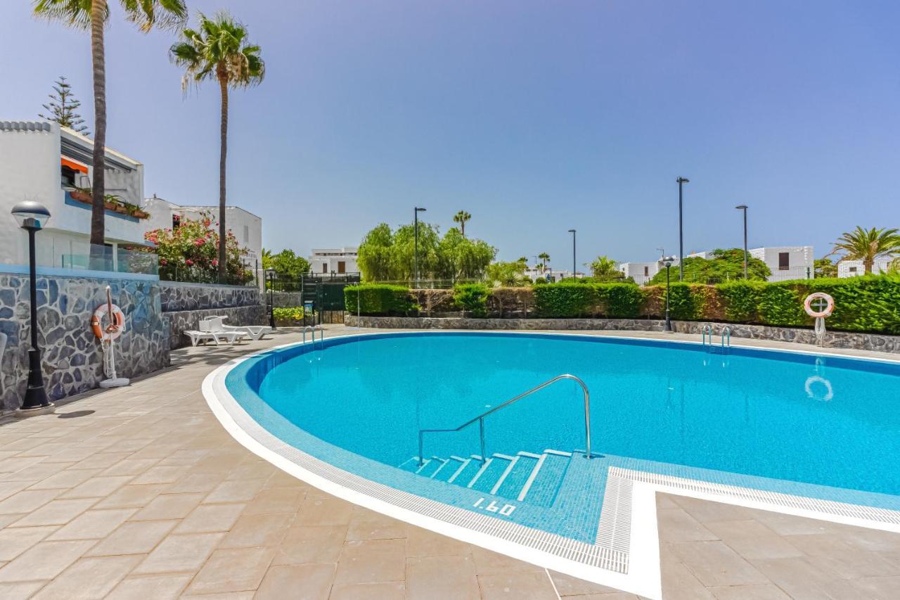 Apartment Apart America - 150 Meters From The Beach, Free Wi-Fi Arona  Bagian luar foto