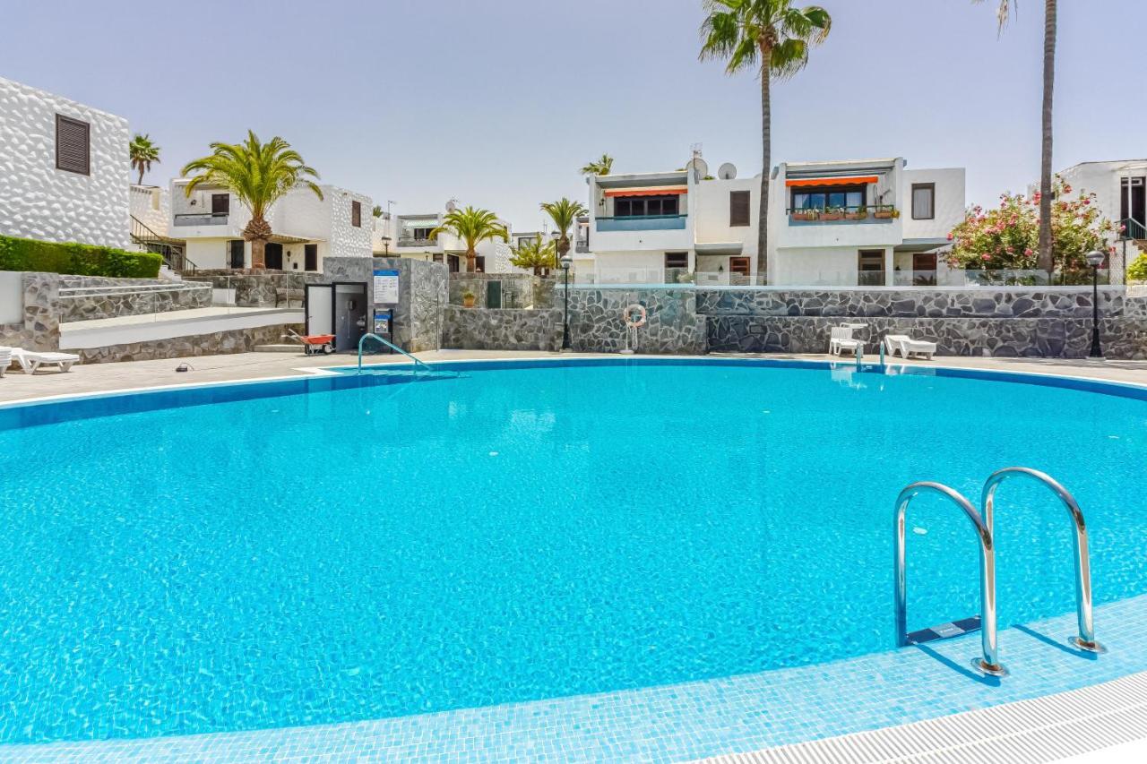 Apartment Apart America - 150 Meters From The Beach, Free Wi-Fi Arona  Bagian luar foto