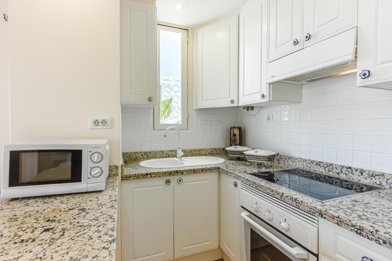 Apartment Apart America - 150 Meters From The Beach, Free Wi-Fi Arona  Bagian luar foto