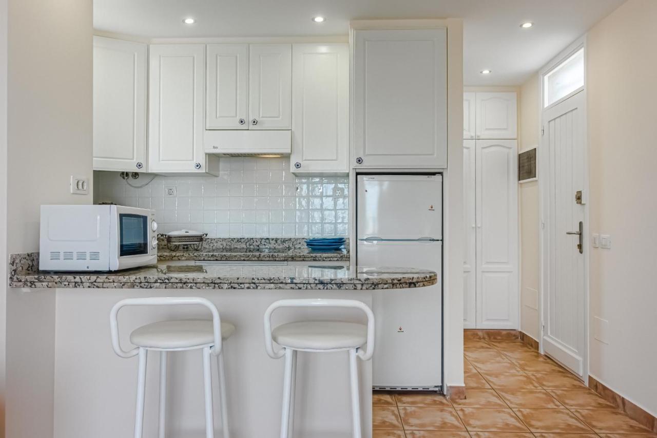 Apartment Apart America - 150 Meters From The Beach, Free Wi-Fi Arona  Bagian luar foto